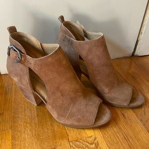 ‼️SOLD‼️Brand new size 10 booties